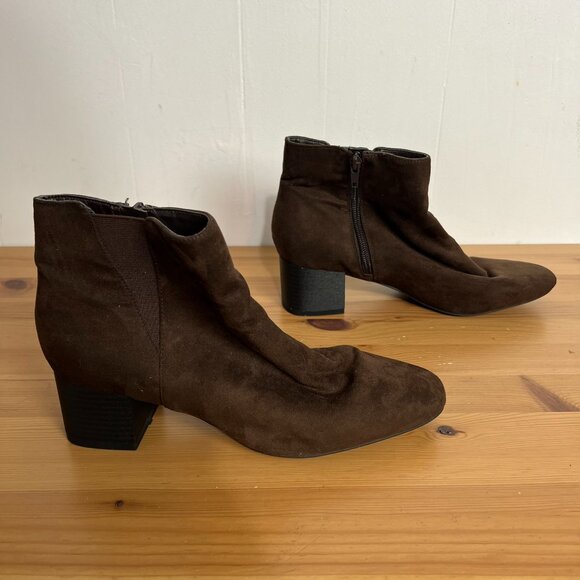 Kelly & Katie Dark Brown Heeled Booties Size 9 Faux Suede - Picture 3 of 6